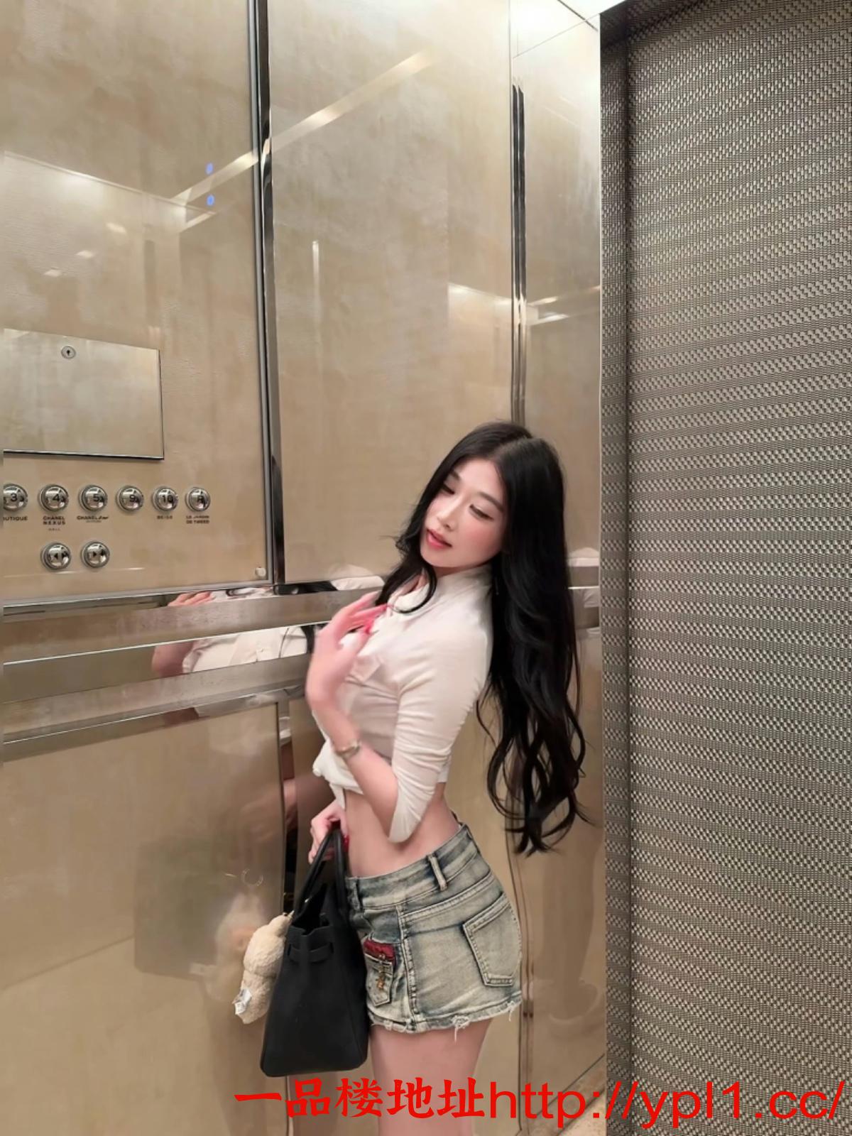 女大御姐身材逼紧波大