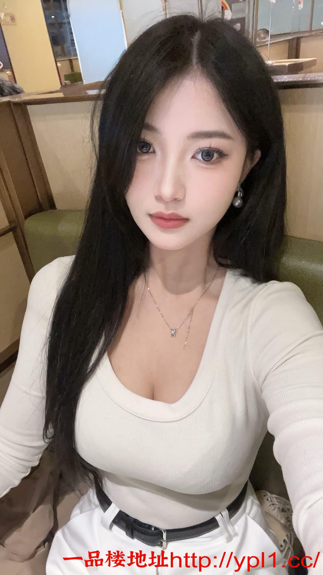 粉嫩多汁身材好 大学生刚毕业
