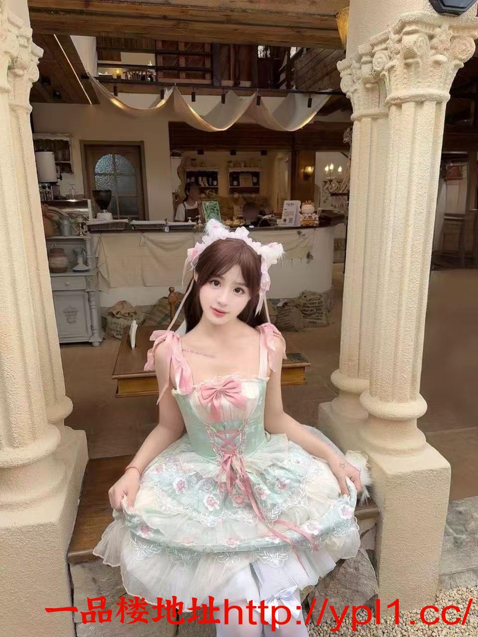 粉嫩小骚b