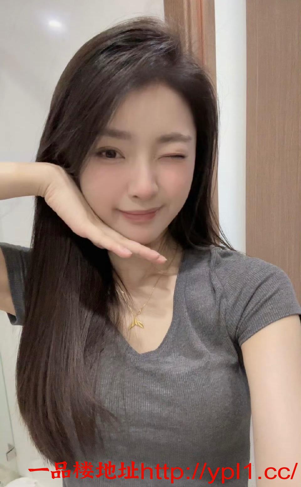 小姐姐逼逼好多水 喜欢被舔逼