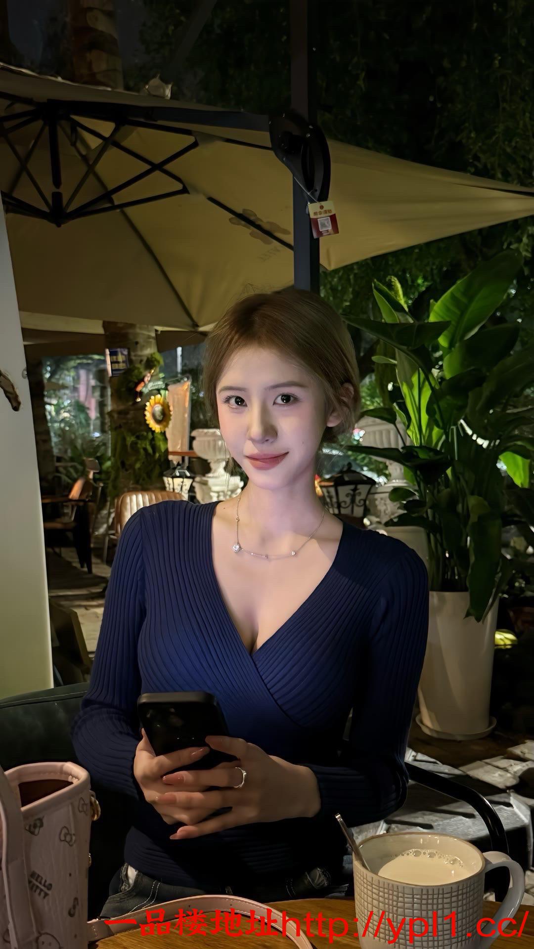 性感兼职小姐姐，人美逼紧水多多